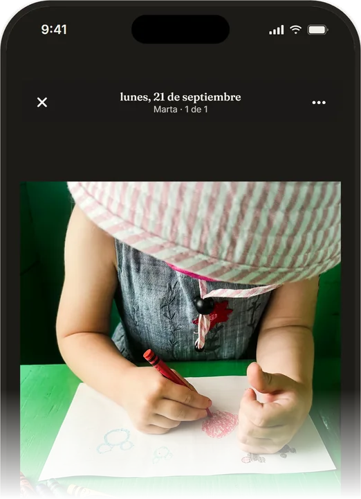 Una foto a pantalla completa con las reacciones y el botón de la voz